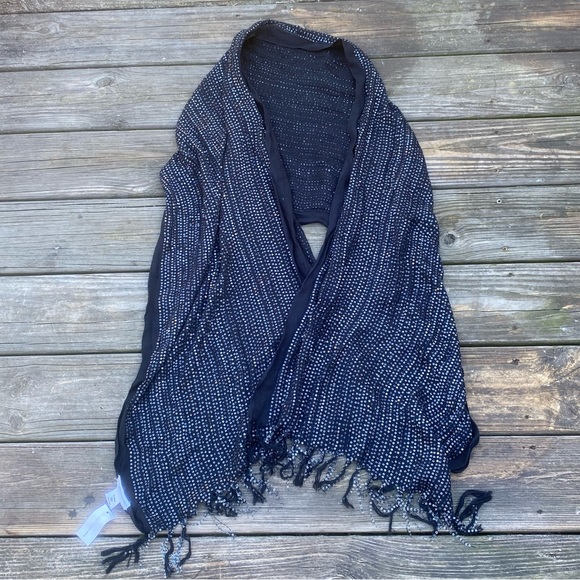 New York & Co black w/ silver sequin pashmina scarf wrap 100% Viscose - NWT - Picture 2 of 13
